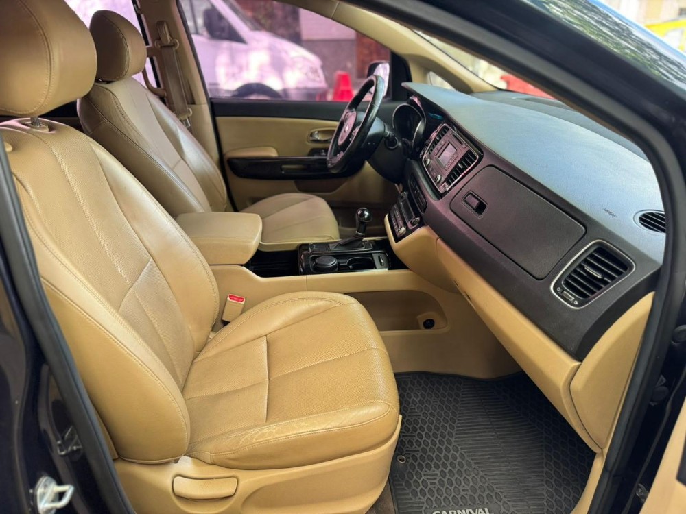 Kia Carnival EX Premium — foto 3